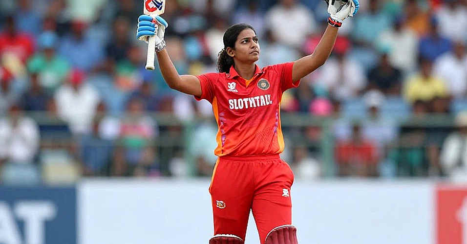 ভোরের নেটে ছয় ঘণ্টা: ছত্রিশে ভুবনেশ্বর কুমারের দীর্ঘায়ুর অঙ্ক